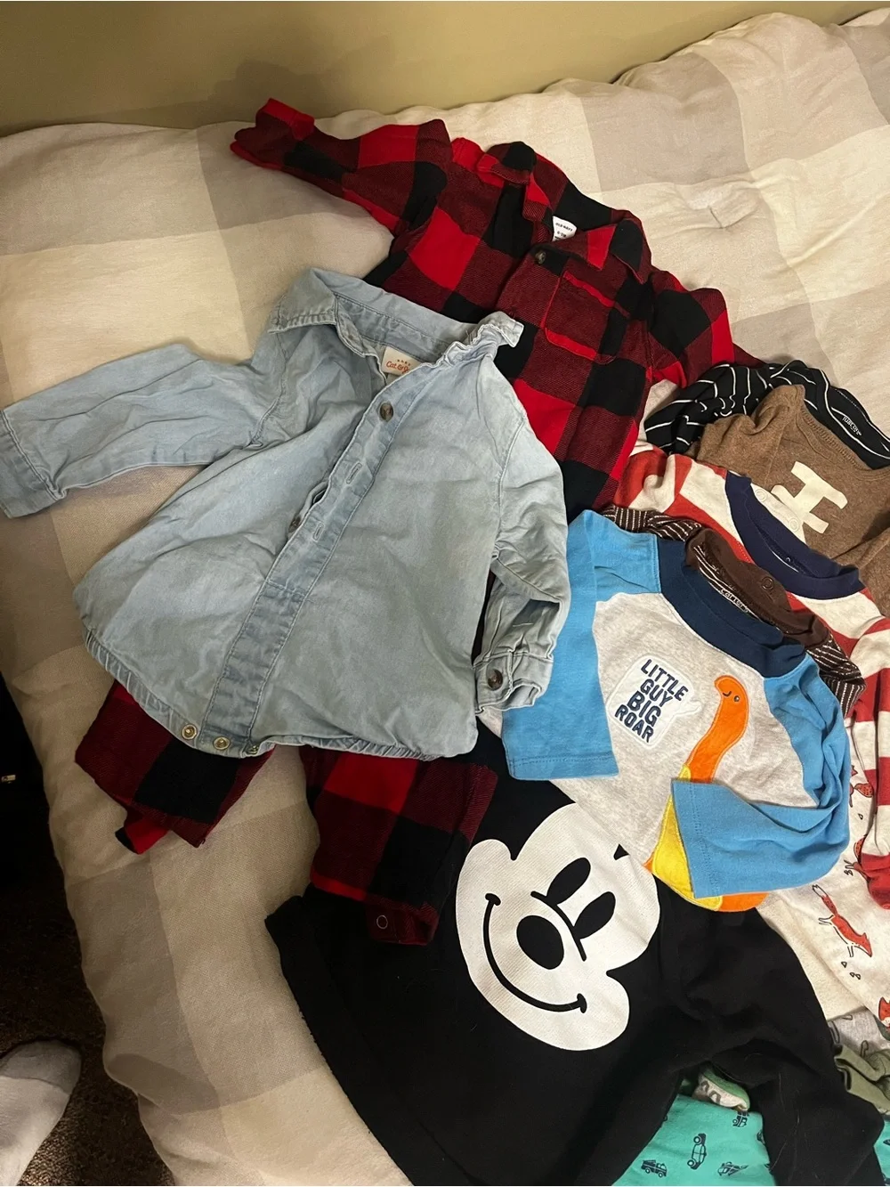 18 piece bundle of 6-9 month boy clothes